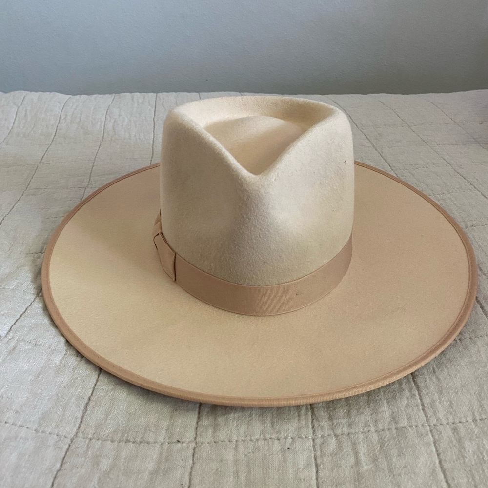 Lack of color ivory rancher